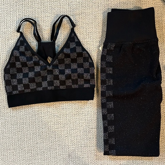2PC Set-Victoria’s Secret Pink Seamless High Waisted Leggings W/Sports Bra Sz.XS - Picture 2 of 5